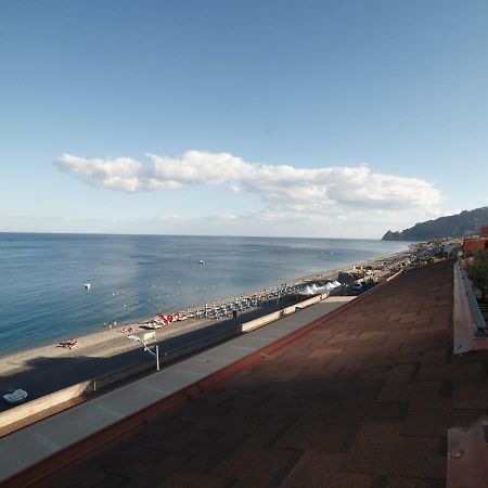 Marina Di Savoca Lejlighed Santa Teresa Di Riva Eksteriør billede