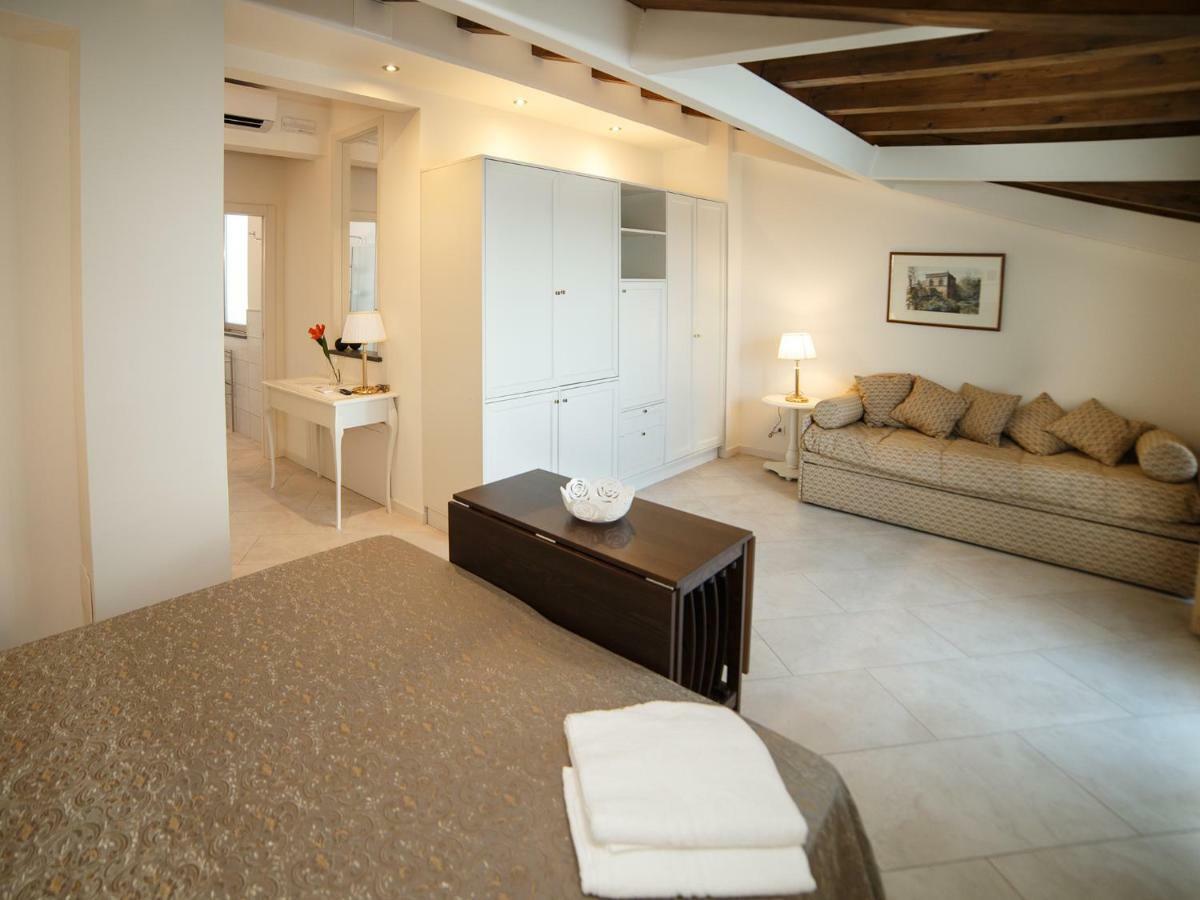 Marina Di Savoca Lejlighed Santa Teresa Di Riva Eksteriør billede