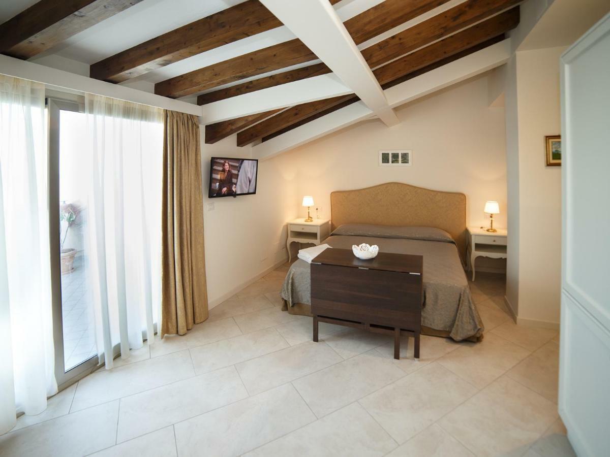 Marina Di Savoca Lejlighed Santa Teresa Di Riva Eksteriør billede