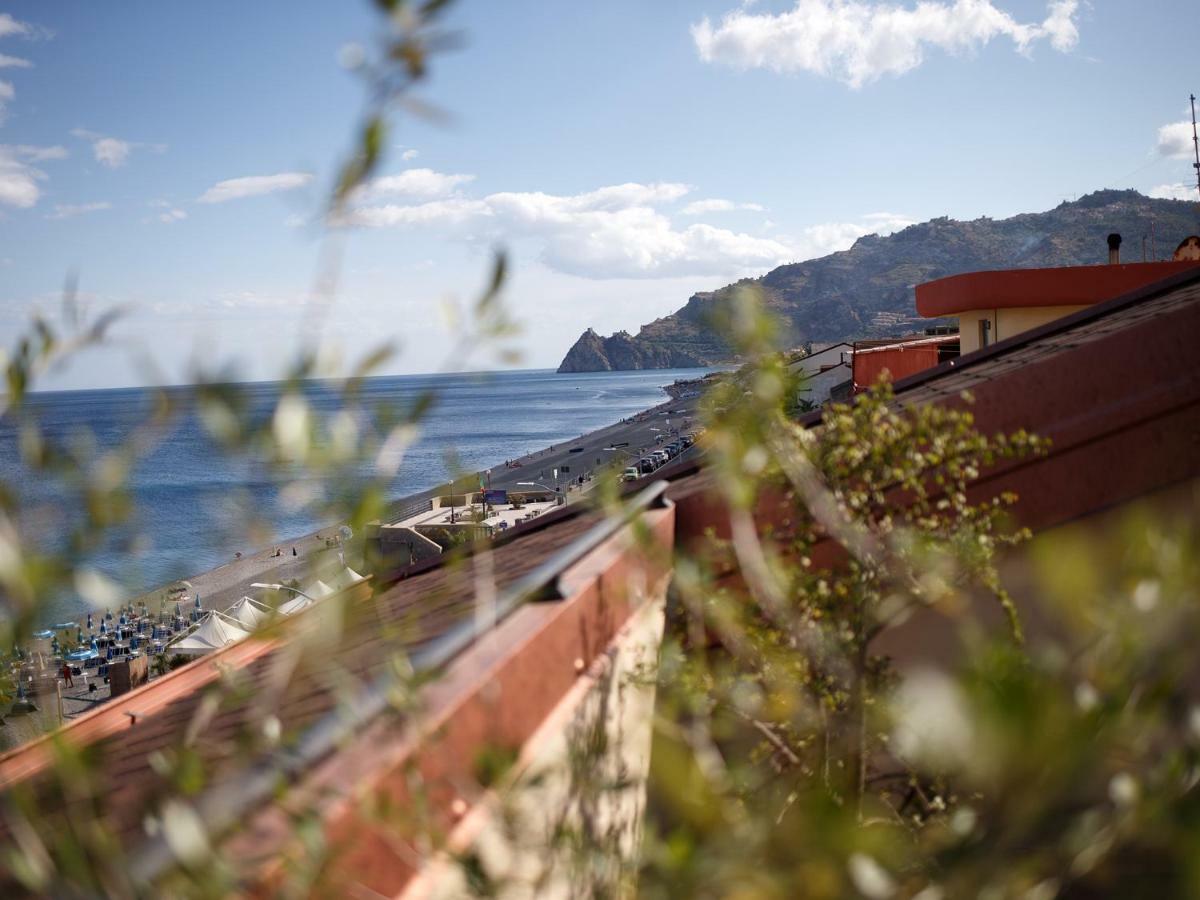 Marina Di Savoca Lejlighed Santa Teresa Di Riva Eksteriør billede