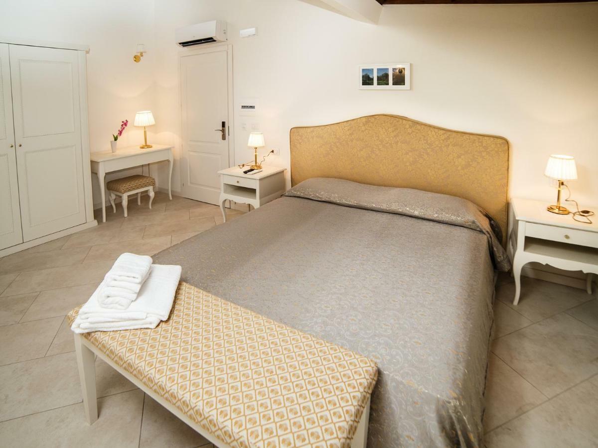 Marina Di Savoca Lejlighed Santa Teresa Di Riva Eksteriør billede