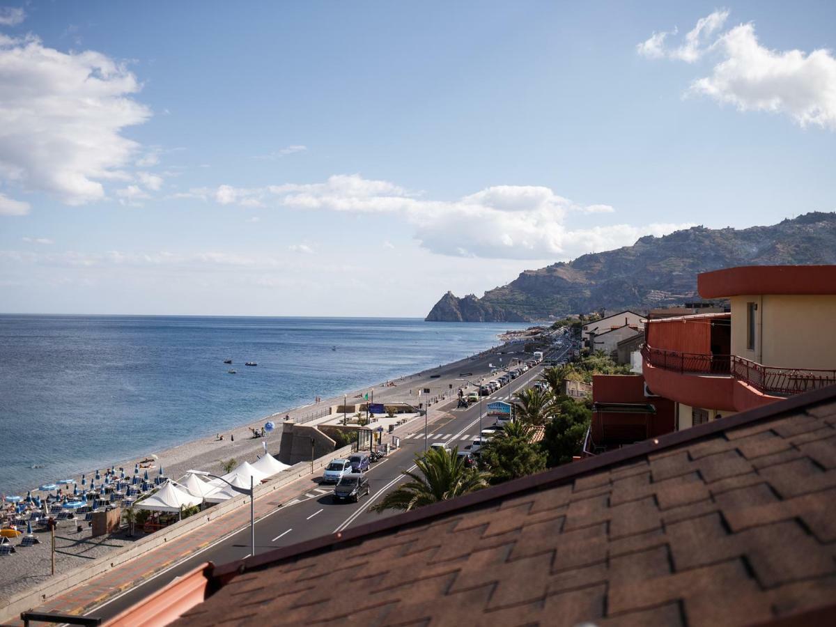 Marina Di Savoca Lejlighed Santa Teresa Di Riva Eksteriør billede