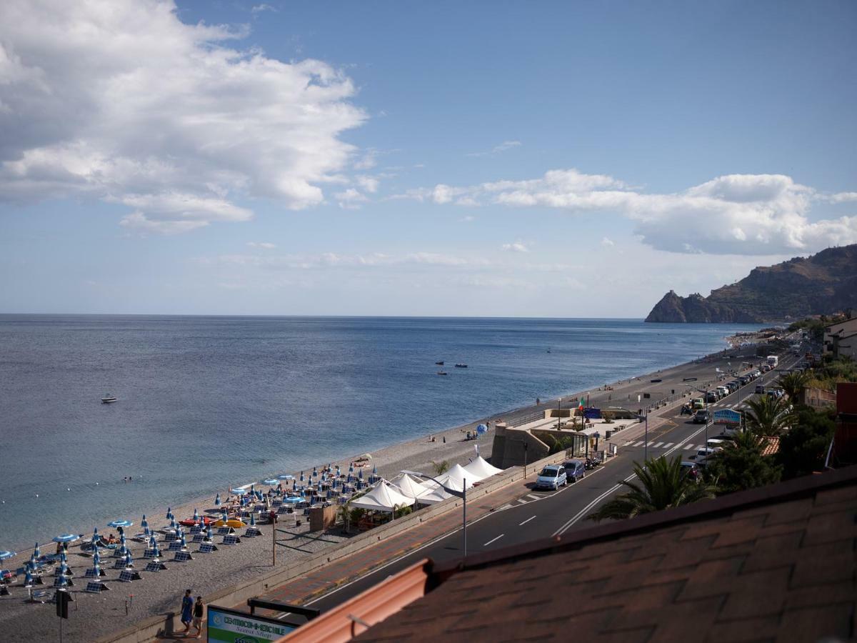 Marina Di Savoca Lejlighed Santa Teresa Di Riva Eksteriør billede